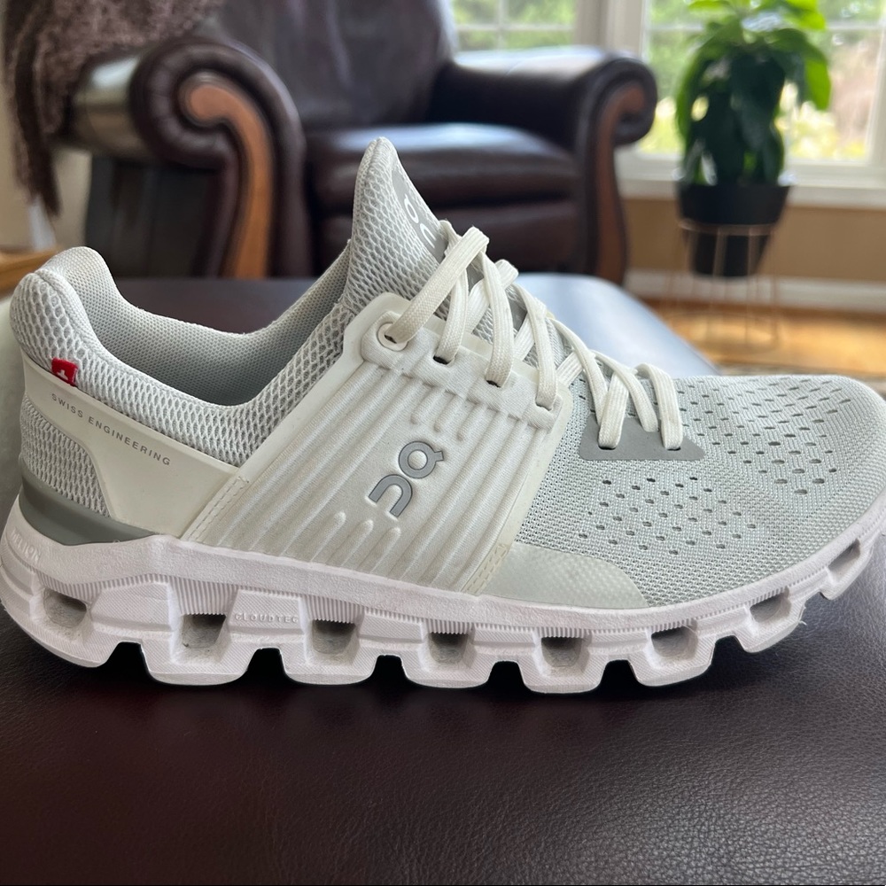 White On Clouds, size 7.5